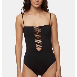 O’Neill NWT one piece strappy bathing suit!